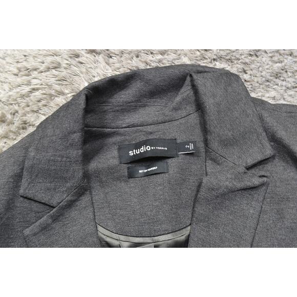 Studio by Torrid Gray Button Blazer Plus Size 2 Rayon Button 3/4 Sleeve Solid - Picture 5 of 7